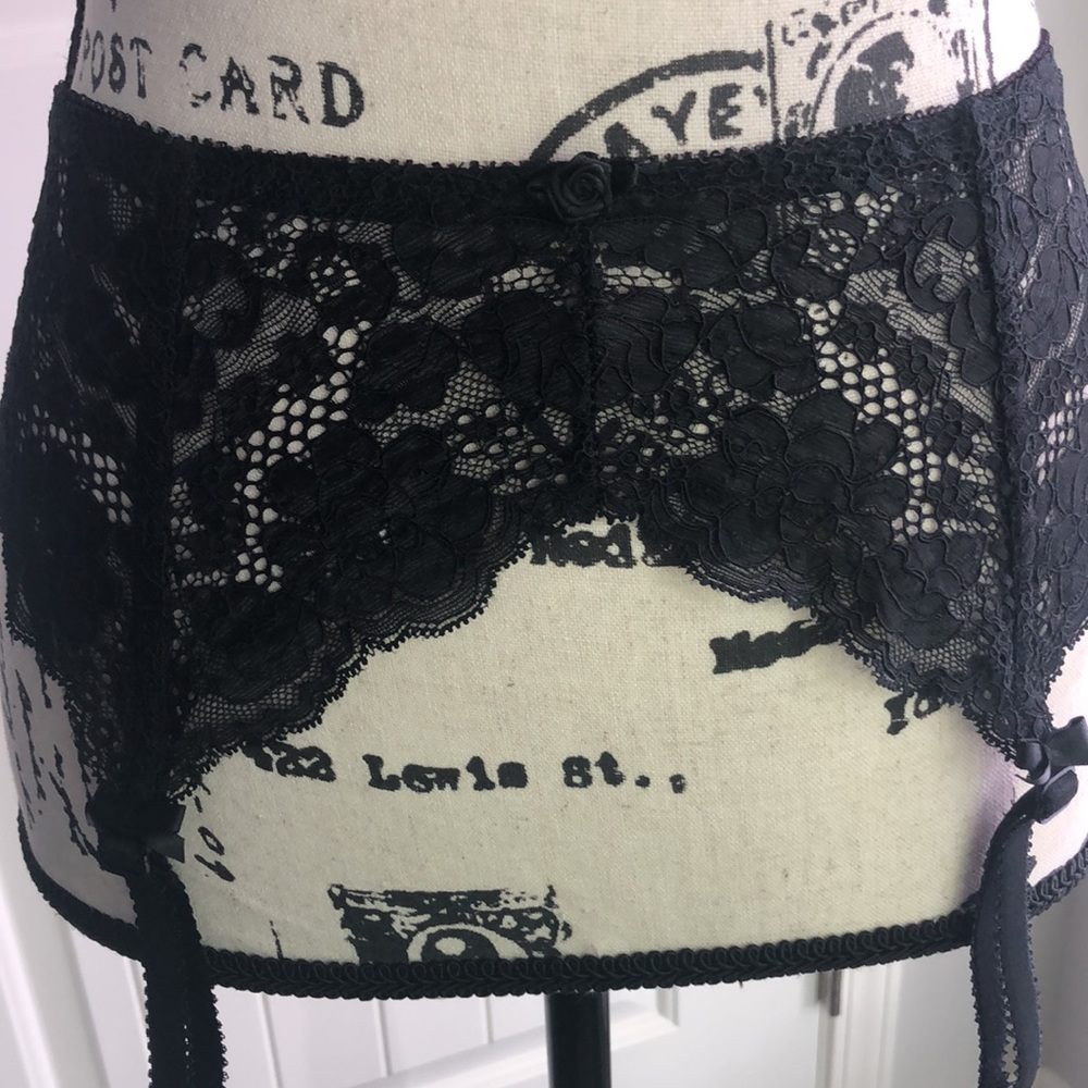 Y2K VS Victoria’s Secret Black Lace Garter Belt Adjustable Size Large L     1089 - Picture 2 of 12